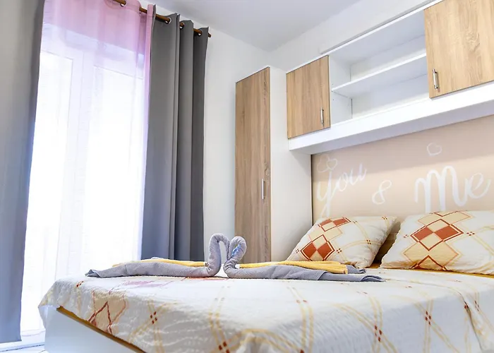 Apartment Anamaria Pag Town