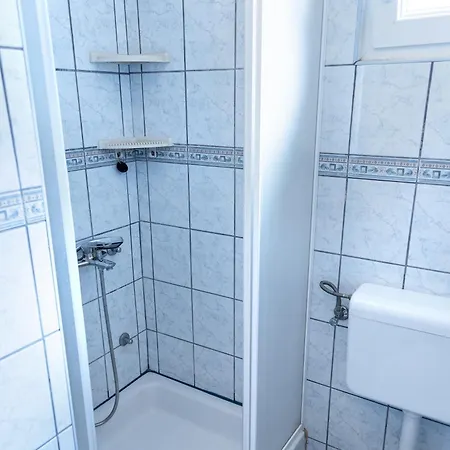 Anamaria Apartman Pag Town